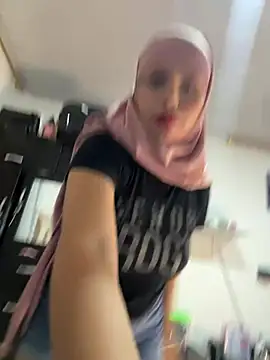 lalilamassu1 online show from 02/20/25, 02:35