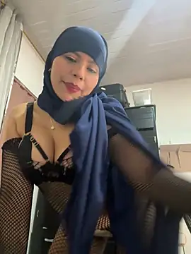 lalilamassu1 online show from 02/25/25, 05:08