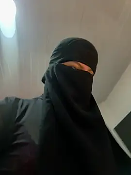 lalilamassu1 online show from 03/21/25, 04:40