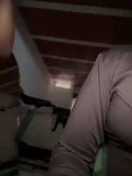 lalilamassu1 online show from 04/19/26, 08:33