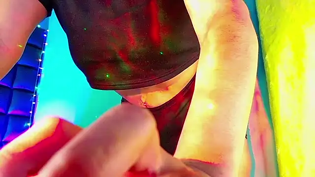 Snapshot of kuromi69 chatting on 12/22/24, 04:28 kuromi69 online show from 12/22/24, 04:28