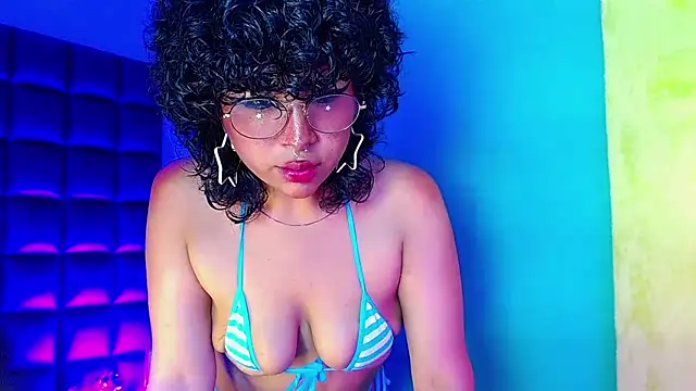 Snapshot of kuromi69 chatting on 03/02/25, 05:14 kuromi69 online show from 03/02/25, 05:14