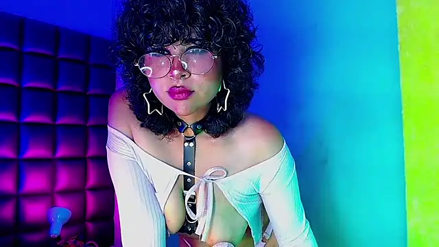 Snapshot of kuromi69 chatting on 03/19/25, 06:03 kuromi69 online show from 03/19/25, 06:03