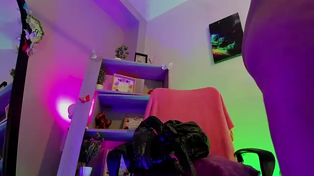 Snapshot of kuromi69 chatting on 10/05/25, 04:00 kuromi69 online show from 10/05/25, 04:00