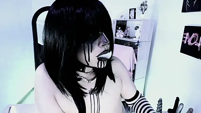 Snapshot of kuromi69 chatting on 04/26/26, 09:29 kuromi69 online show from 04/26/26, 09:29