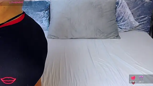 Snapshot of Valeri_wow_Boobs chatting on 12/12/24, 06:42 Valeri wow Boobs online show from 12/12/24, 06:42