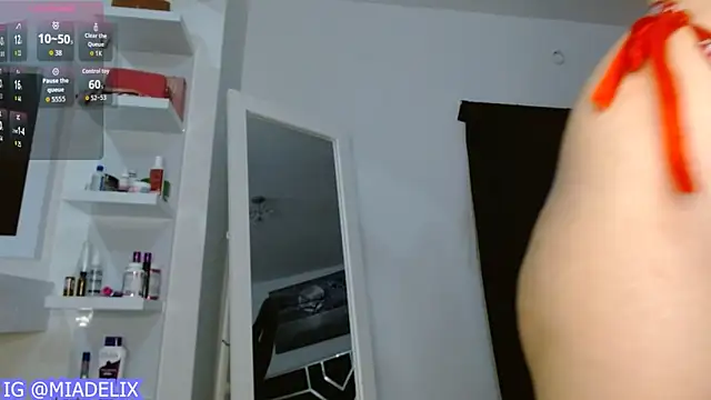 Snapshot of -MiaDelight- chatting on 05/08/26, 04:56 -MiaDelight- online show from 05/08/26, 04:56