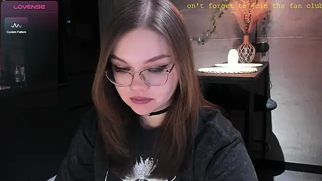 Snapshot of EvaBae chatting on 01/04/25, 05:26 EvaBae online show from 01/04/25, 05:26