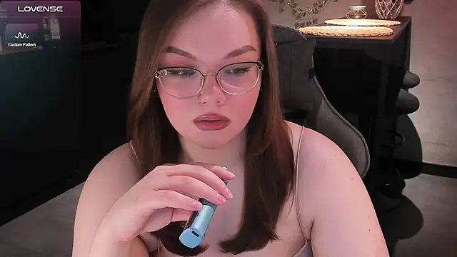 Snapshot of EvaBae chatting on 02/01/25, 10:48 EvaBae online show from 02/01/25, 10:48