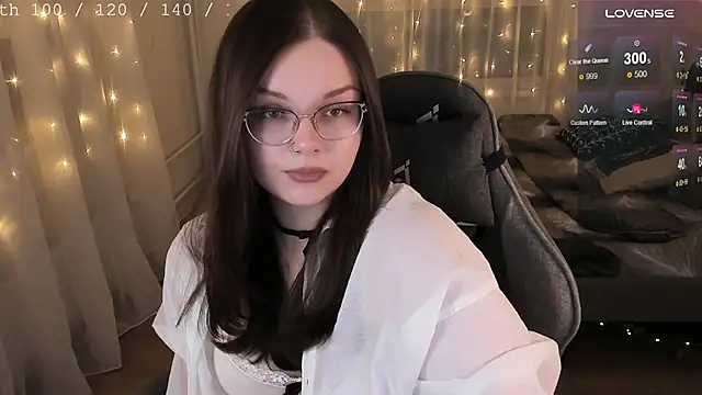 Snapshot of EvaBae chatting on 12/03/25, 07:45 EvaBae online show from 12/03/25, 07:45