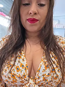 GatitaXD27 online show from 11/11/25, 09:42