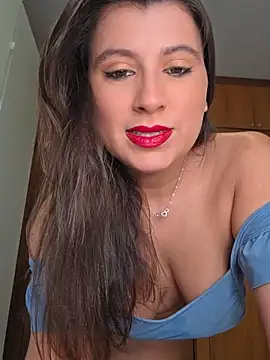 Snapshot of GatitaXD27 chatting on 06/04/26, 10:10 GatitaXD27 online show from 06/04/26, 10:10