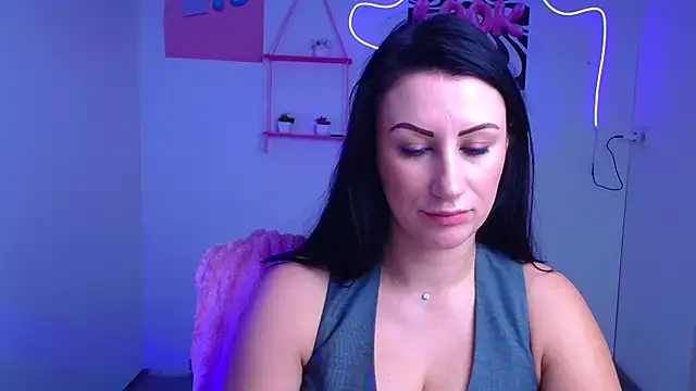 Loren Moa online show from 11/29/25, 07:33