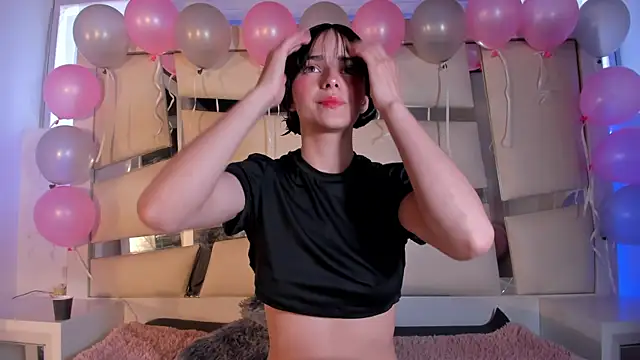 chrystal js online show from 10/23/25, 01:21