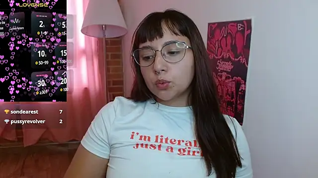 Snapshot of emitaa17228o chatting on 03/14/25, 10:05 emitaa17228o online show from 03/14/25, 10:05