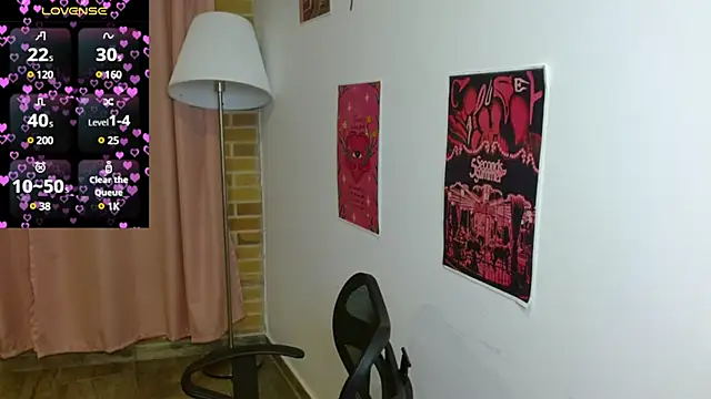 Snapshot of emitaa17228o chatting on 03/18/25, 12:05 emitaa17228o online show from 03/18/25, 12:05