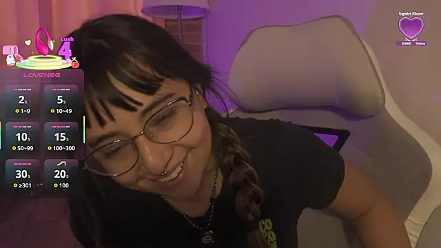 Snapshot of emitaa17228o chatting on 11/30/25, 08:02 emitaa17228o online show from 11/30/25, 08:02