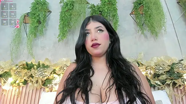 Snapshot of Lana_Lann chatting on 12/14/24, 12:12 Lana Lann online show from 12/14/24, 12:12