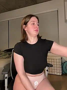 nerdynina online show from 03/09/25, 12:10