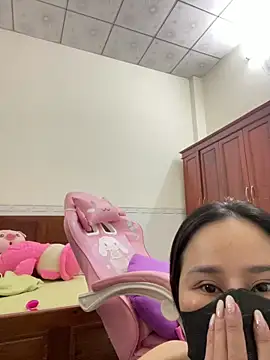    Erin    online show from 04/15/26, 02:29