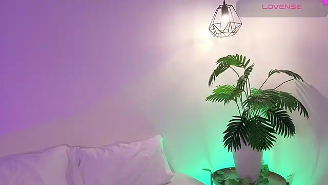 samanthaevanss1 online show from 04/21/26, 08:12