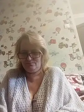 Forest-Lady online show from 10/21/25, 08:15