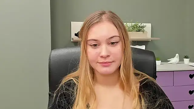 Snapshot of kitty_valeria chatting on 02/23/25, 11:00 kitty valeria online show from 02/23/25, 11:00