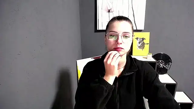 lady olivia  online show from 11/11/25, 01:22