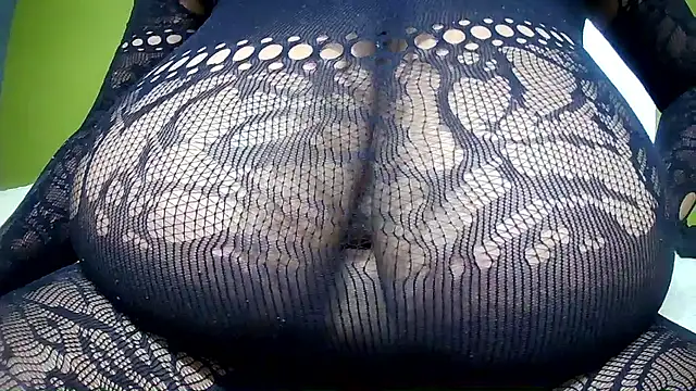 Queenboobs61 online show from 04/17/26, 07:11