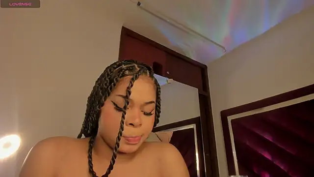 Snapshot of Samanntha_Rose chatting on 02/17/25, 07:21 Samanntha Rose online show from 02/17/25, 07:21