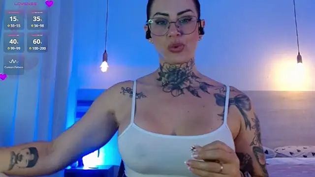 YasmimBrasil online show from 10/11/25, 09:19