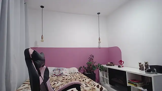 YasmimBrasil online show from 07/10/26, 06:50
