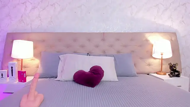 SofieReyes online show from 04/04/26, 01:41