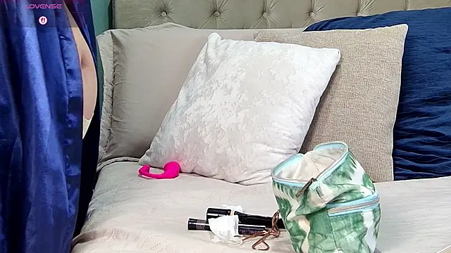 yanella fire online show from 10/25/25, 11:07