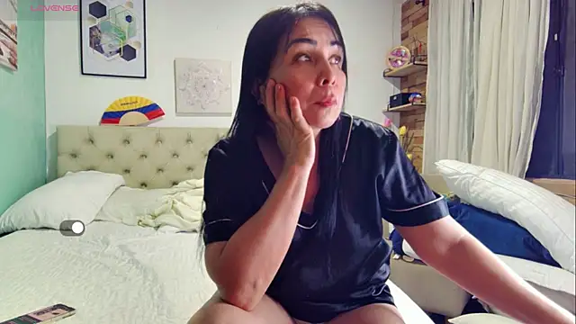 Snapshot of yanella_fire chatting on 07/18/26, 05:00 yanella fire online show from 07/18/26, 05:00