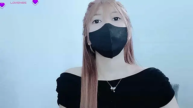 tanhxiu online show from 02/14/25, 01:51