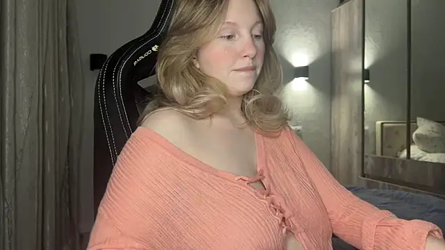 Snapshot of x_ivy_x chatting on 12/05/24, 04:23 x ivy x online show from 12/05/24, 04:23