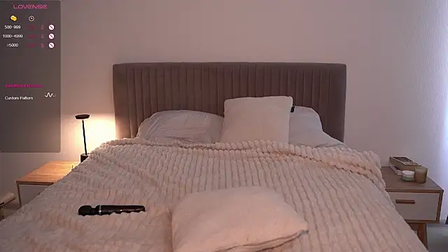 arielbell  online show from 09/29/25, 11:59