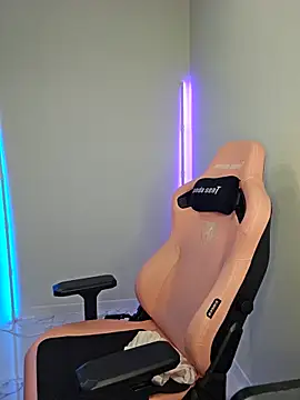 zarina3003 online show from 09/19/25, 03:02