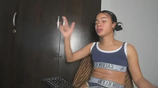 meghanSusexx online show from 03/14/25, 11:43