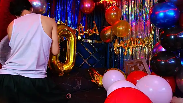 Luke Howland online show from 11/08/25, 01:28