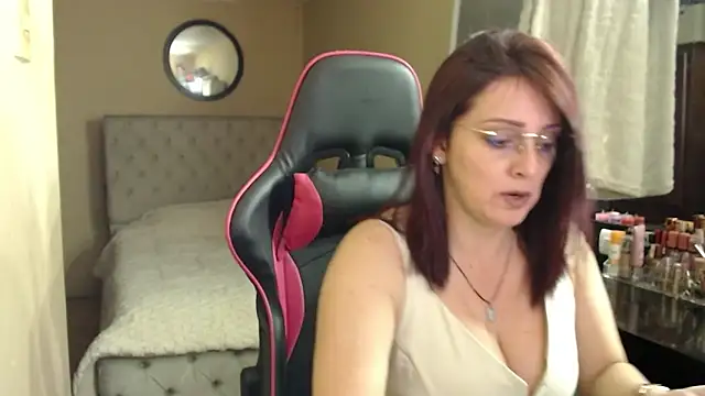 Carol Scottt online show from 04/12/26, 12:04