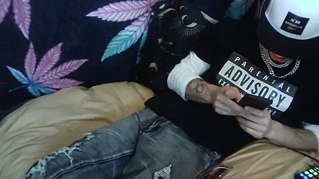 Snapshot of --D-a-D-D-y- chatting on 01/13/25, 07:53 --D-a-D-D-y- online show from 01/13/25, 07:53