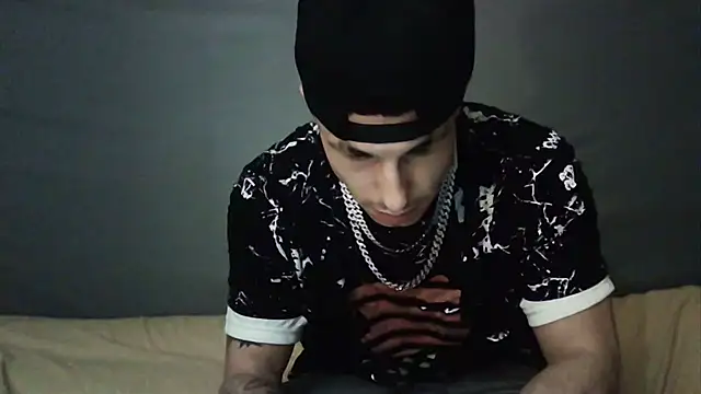 Snapshot of --D-a-D-D-y- chatting on 01/25/25, 06:55 --D-a-D-D-y- online show from 01/25/25, 06:55