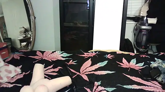 Snapshot of --D-a-D-D-y- chatting on 02/02/25, 04:37 --D-a-D-D-y- online show from 02/02/25, 04:37