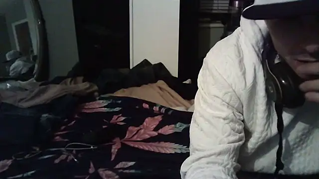 Snapshot of --D-a-D-D-y- chatting on 02/05/25, 12:17 --D-a-D-D-y- online show from 02/05/25, 12:17