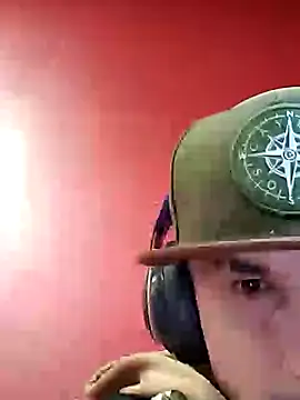 Snapshot of --D-a-D-D-y- chatting on 02/07/25, 12:09 --D-a-D-D-y- online show from 02/07/25, 12:09