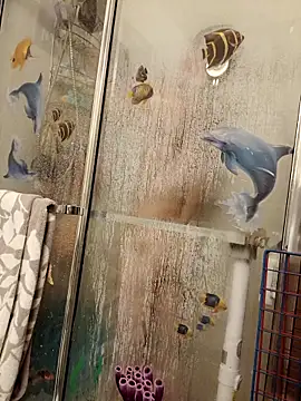 Snapshot of --D-a-D-D-y- chatting on 09/18/25, 10:56 --D-a-D-D-y- online show from 09/18/25, 10:56