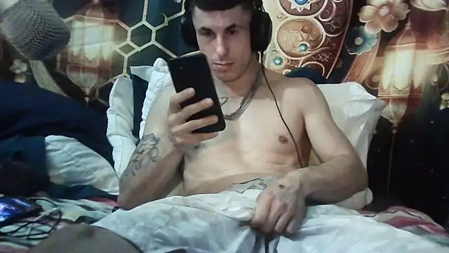 Snapshot of --D-a-D-D-y- chatting on 10/30/25, 11:05 --D-a-D-D-y- online show from 10/30/25, 11:05