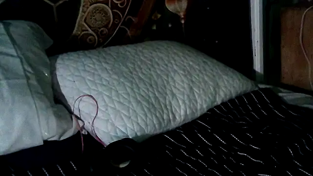 Snapshot of --D-a-D-D-y- chatting on 12/04/25, 02:10 --D-a-D-D-y- online show from 12/04/25, 02:10